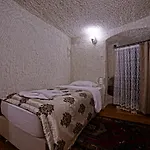 멜렉 케이브 여관