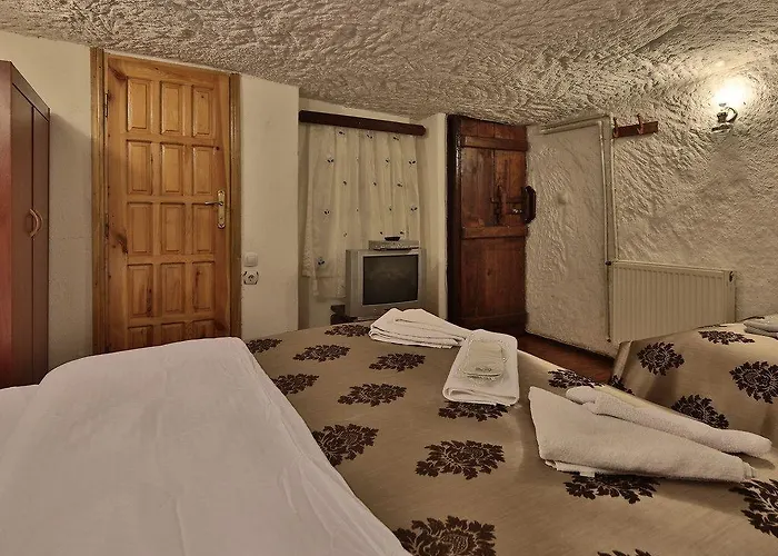 メレク ケーブ 3* ギョレメ